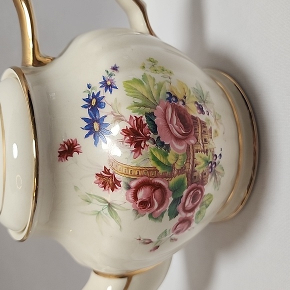 Early Mid-Century Sadler 3540 England Floral Teapot - Picture 2 of 14